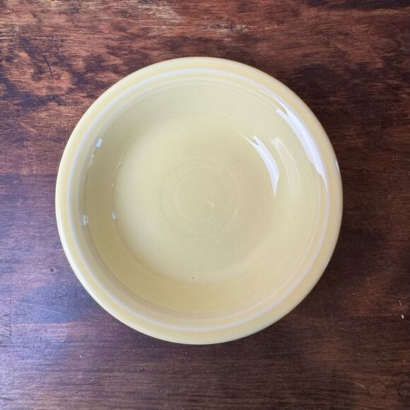 Fiesta‎ FiestaWare 1987-2002 Vintage Retired Yellow bowl 5.25 inches diameter - Picture 1 of 5